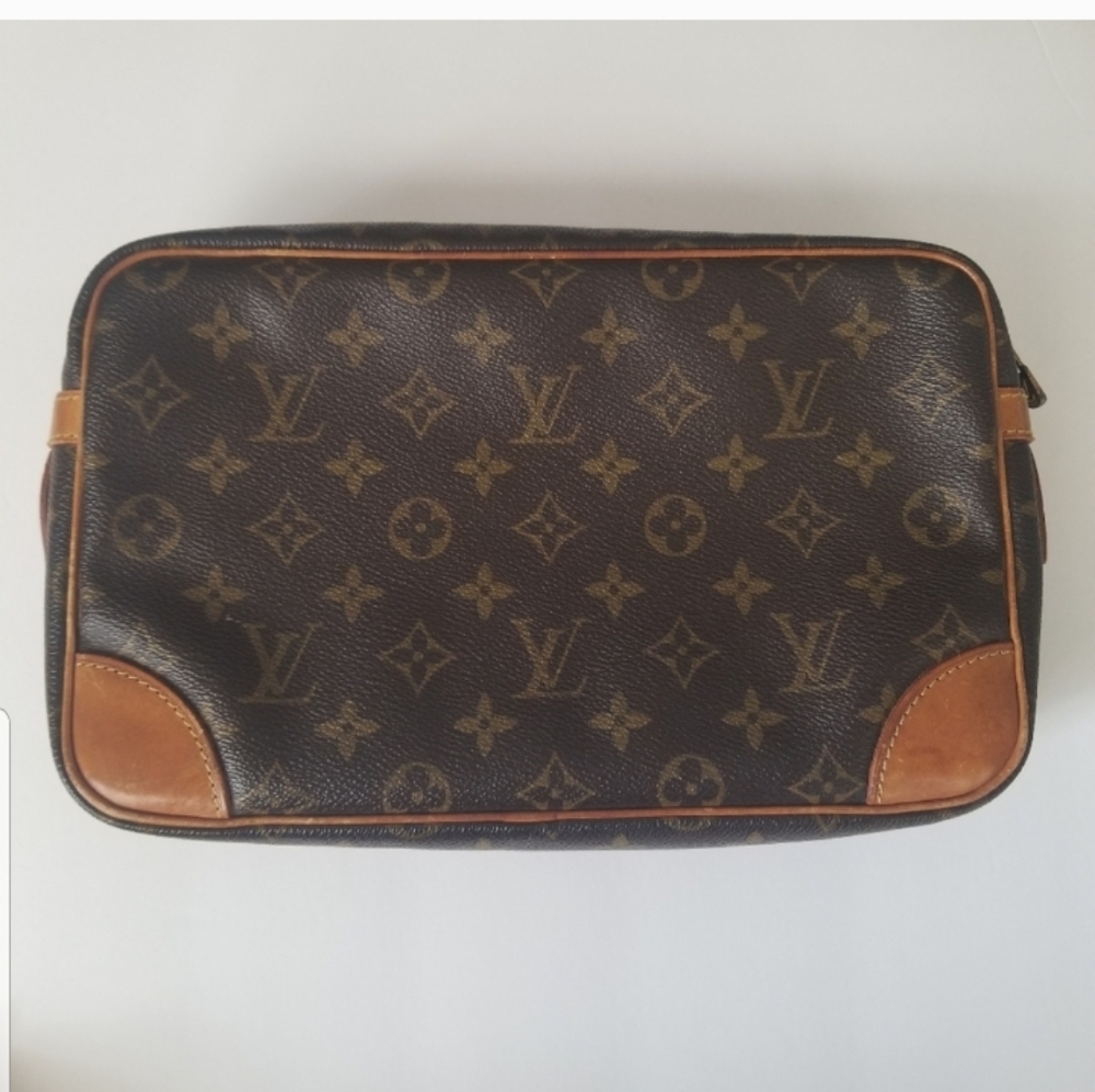 Louis Vuitton Vintage Purse Clutch (PRICE IS FINAL) - Picture 4 of 5
